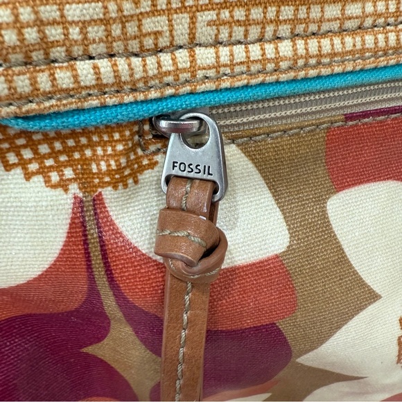 Fossil Key Per Floral Patterned Tote Bag - Brown and Burgundy - Picture 4 of 9